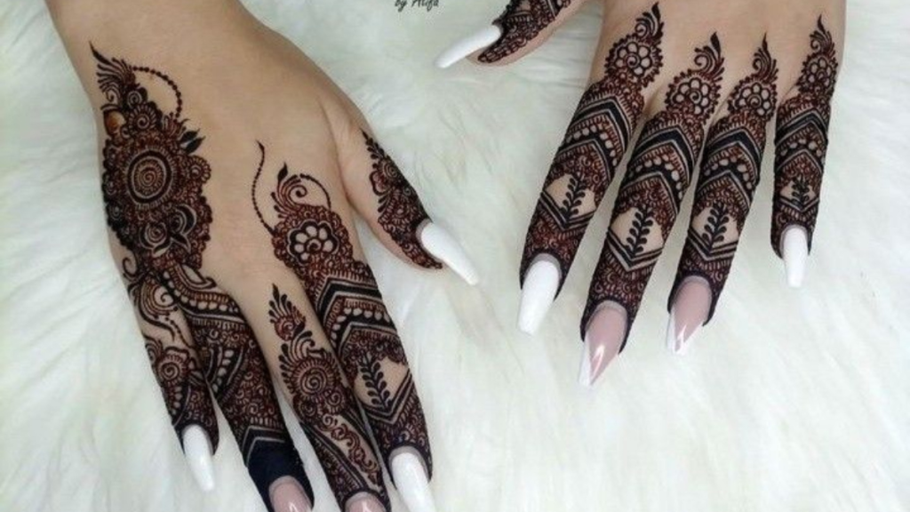 Short Hand Mehndi Design