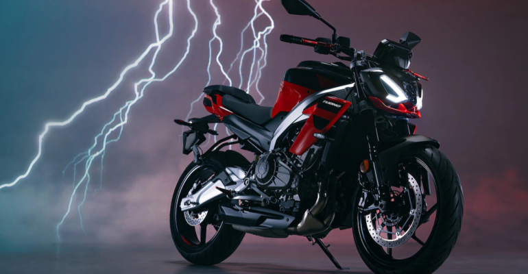 Aprilia Tuono 457 India