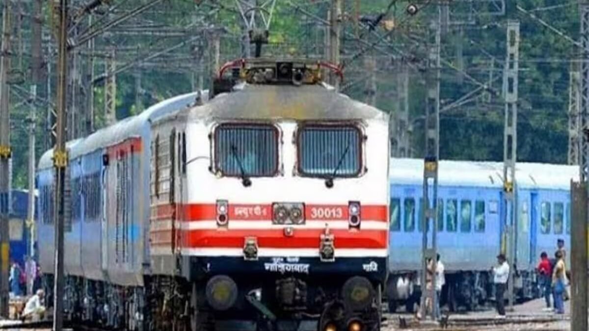 रेलवे स्टेशन पर भगदड़